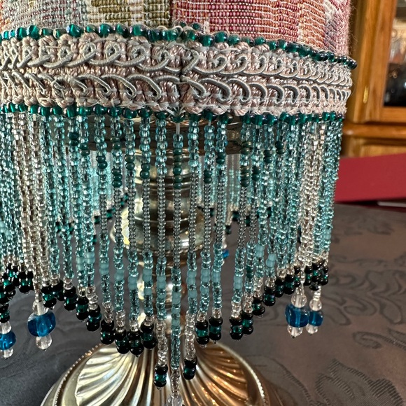 Victorian hand beaded pin or brooch cushion - Picture 2 of 11